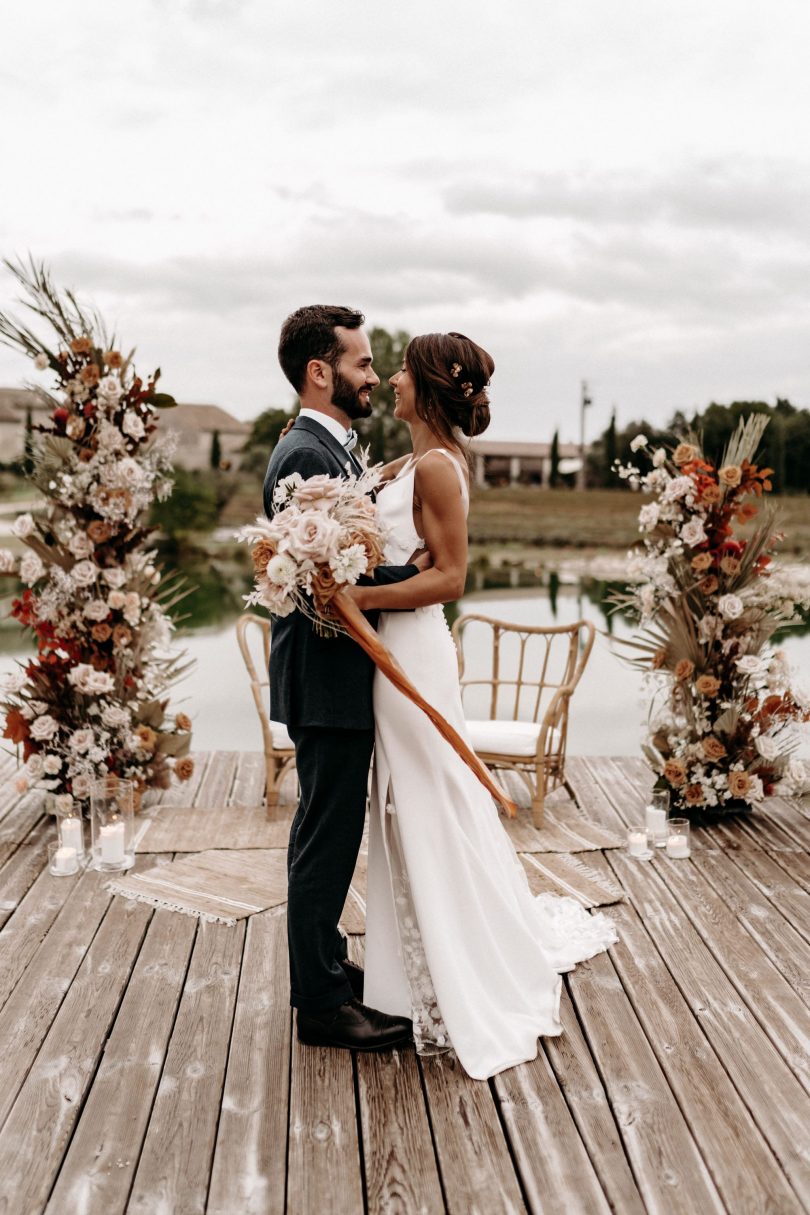 Un mariage terracotta aux Domaines de Patras en Provence - Photos : Lorenzo Accardi - Blog mariage La mariée aux pieds nus