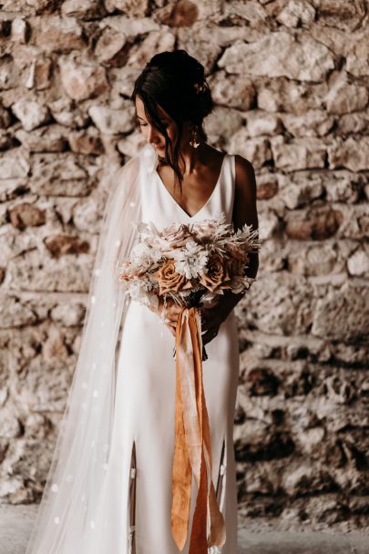 Un mariage terracotta aux Domaines de Patras en Provence - Photos : Lorenzo Accardi - Blog mariage La mariée aux pieds nus