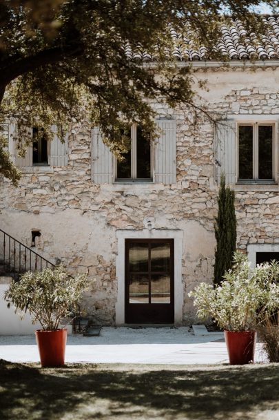 Un mariage terracotta aux Domaines de Patras en Provence - Photos : Soulpics - Blog mariage : La mariée aux pieds nus