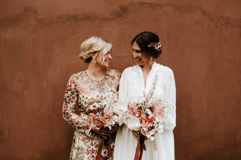 Un mariage Terracotta dans le Gard : Photo et vidéo : Pinewood Weddings - Blog mariage : La mariée aux pieds nus