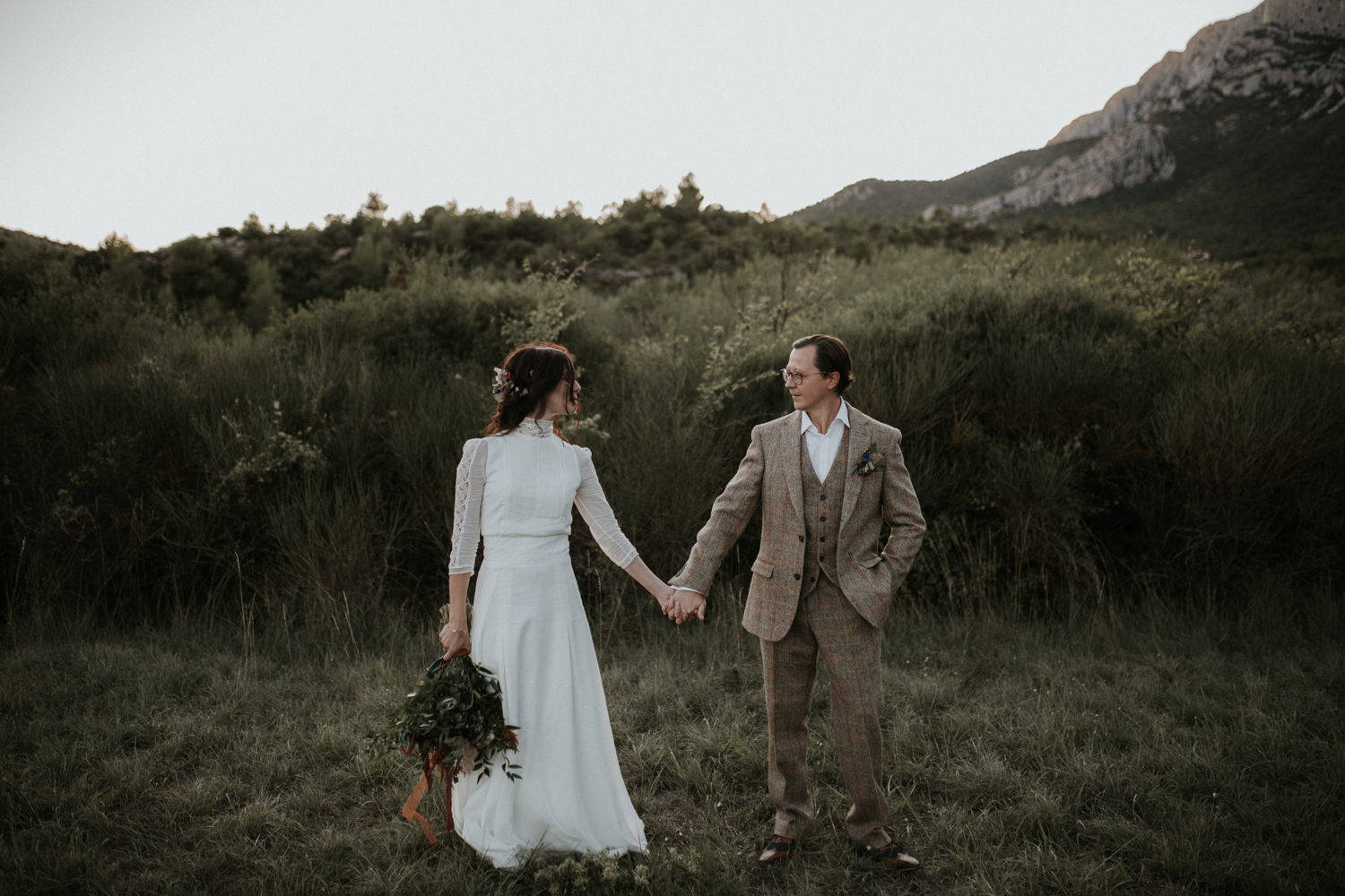 Un mariage végétal au Relais de Saint Ser en Provence - Photos : Soulpics - Blog mariage : La mariée aux pieds nus