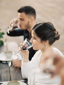 Un mariage au pied du Mont Ventoux en Provence - Photos : Valéry Villard - Blog mariage : La mariée aux pieds nus