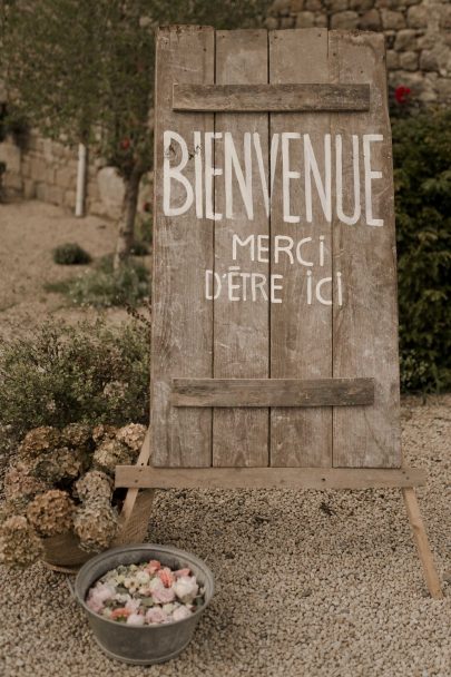 Un mariage en vert en Bretagne - La mariée aux pieds nus