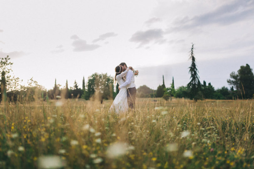 Un mariage rustique et champêtre près de Cannes - Sur La mariée aux pieds nus - Photos : Reego Photographie