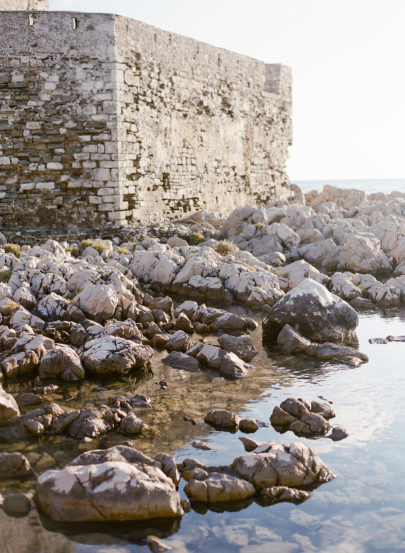 Un mariage vert d'eau en Grèce - Inspiration - A découvrir sur le blog mariage www.lamarieeauxpiedsnus.com - Photos : Marie Film Photographer