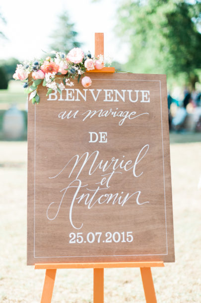 Un mariage champêtre et coloré au château Giscours, Médoc - La mariée aux pieds nus - Photo : Marion Heurteboust