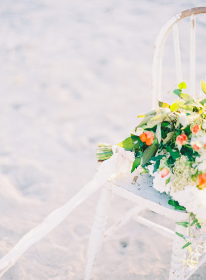 Marion H Photography - Un mariage sur la plage en Nouvelle Zélande - La mariée aux pieds nus