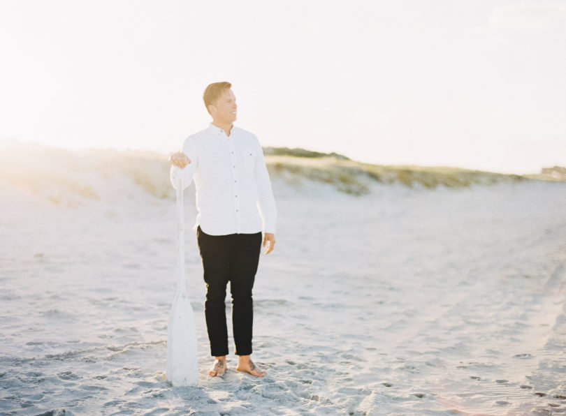 Marion H Photography - Un mariage sur la plage en Nouvelle Zélande - La mariée aux pieds nus