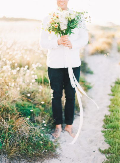 Marion H Photography - Un mariage sur la plage en Nouvelle Zélande - La mariée aux pieds nus