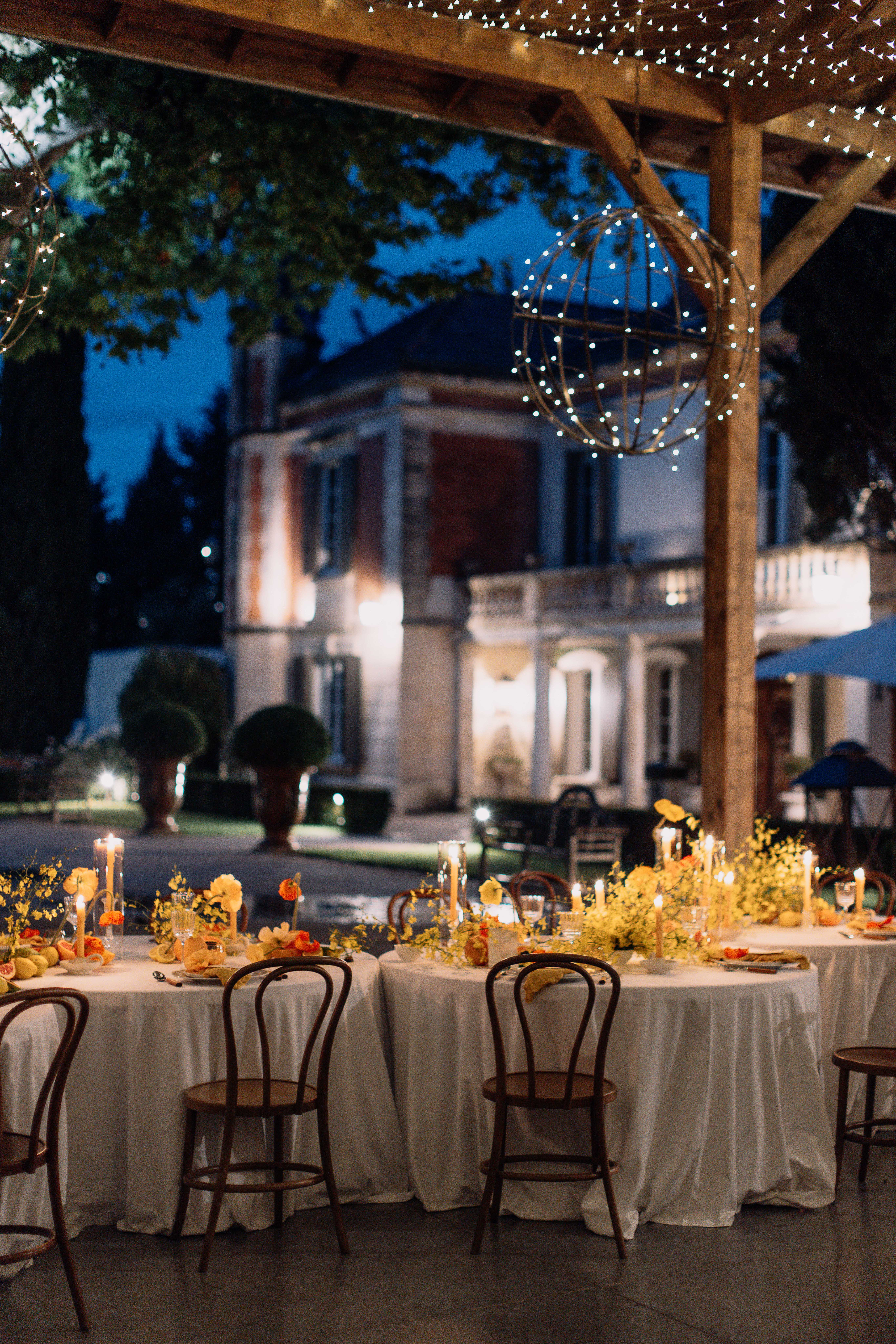 Le Mas d'Arvieux - Lieu de réception en Provence - Blog mariage : La mariée aux pieds nus