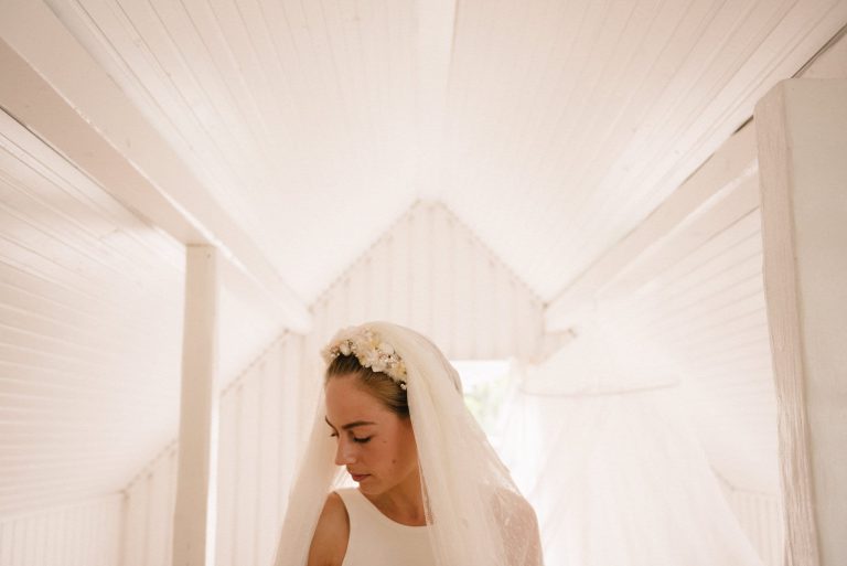 Comment nettoyer et conserver sa robe de mariée après le jour J ? la mariee aux pieds nus