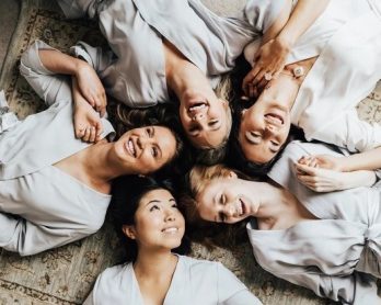 Organiser un EVJF réussi - Blog mariage : La mariée aux pieds nus