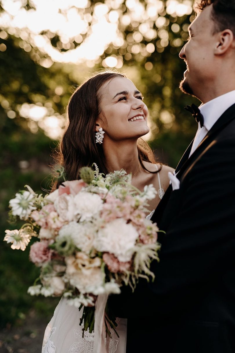 Organiser un mariage bilingue : conseils pour une célébration inclusive - Photos : Fanni Herman - Blog mariage : La mariée aux pieds nus