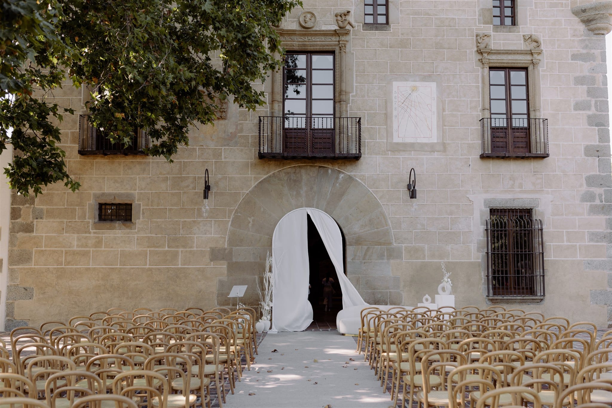 Organiser un mariage en plein air : inspirations et conseils pratiques - Blog mariage : La mariée aux pieds nus