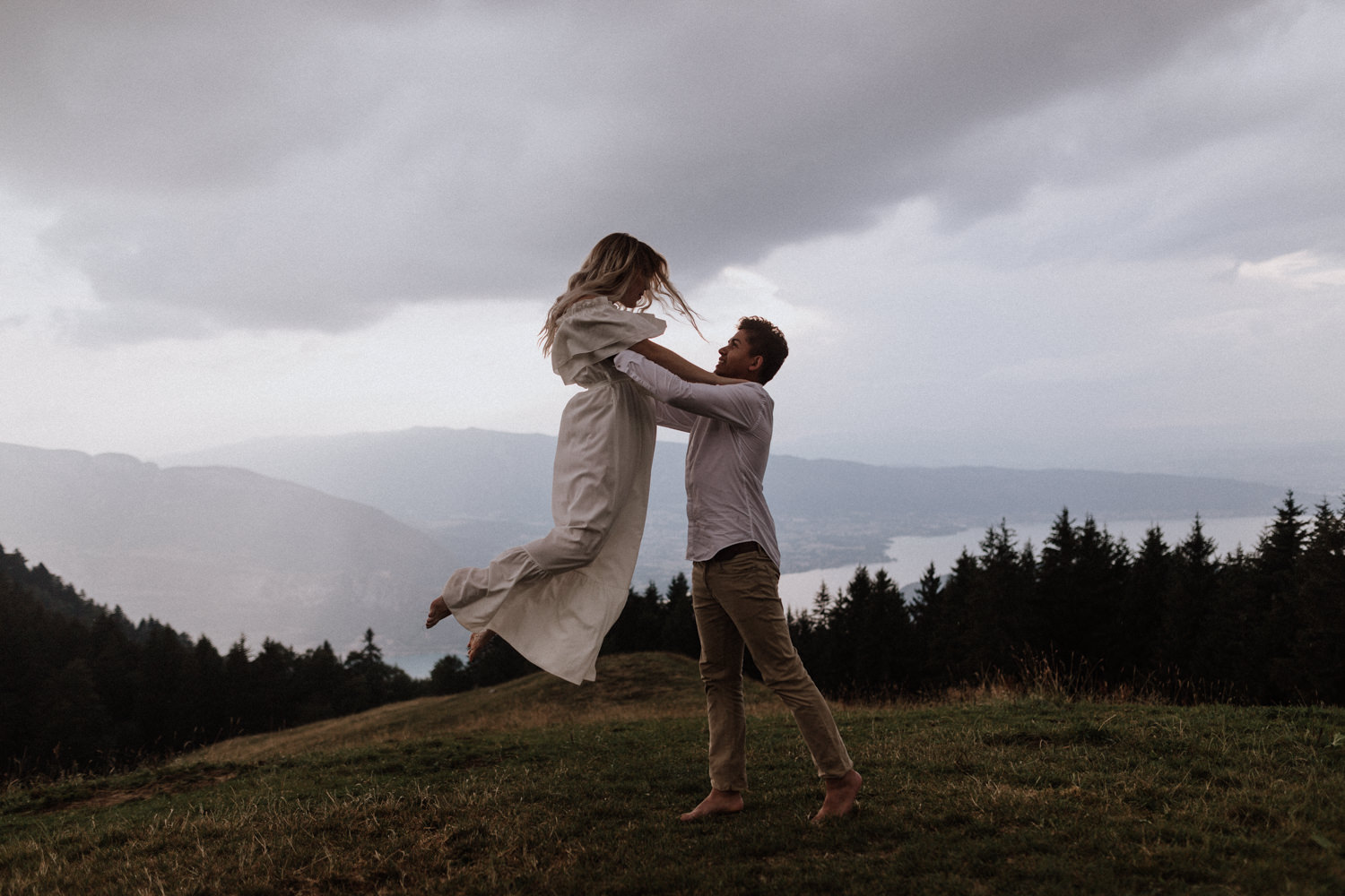 Lika Banshoya - Photographe de mariage - La mariée aux pieds nus