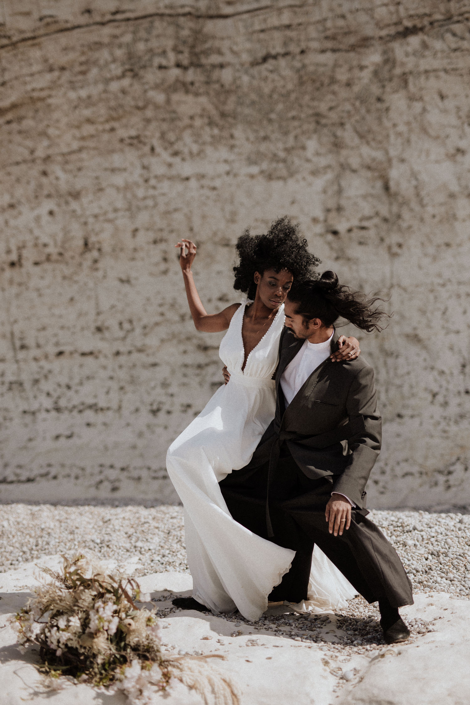 Lika Banshoya - Photographe de mariage - La mariée aux pieds nus