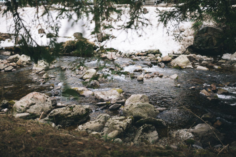 Reego Photographie - Un renouvellement de voeux à la montagne - La mariee aux pieds nus