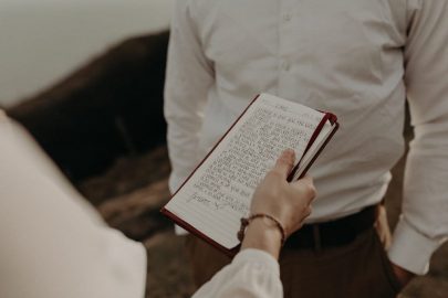 Un renouvellement de voeux sur la côte - Photos : Less is more by Lesly S Photography - Blog mariage : La mariée aux pieds nus