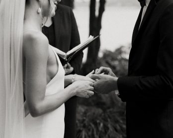 Gérer les tensions familiales dans l'organisation de votre mariage : Conseils pratiques - Blog mariage - La mariée aux pieds nus