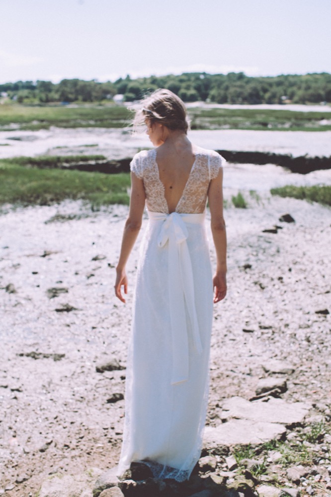 La mariée aux pieds nus - Photo : Laurence Revol - Robe de mariée Lorafolk - Collection 2016 - Modele Edith