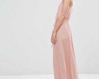 30 robes longues roses pour aller à un mariage - Une sélection à découvrir sur le blog mariage www.lamaireeauxpiedsnus.com
