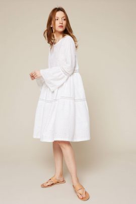 Des robes blanches pour vos demoiselles d'honneur - Blog mariage : La mariée aux pieds nus