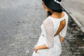 Robes de mariée Aurélia Hoang - Collection 2016 - A découvrir sur le blog mariage www.lamarieeauxpiedsnus.com - Photos : Jean Laurent Gaudy