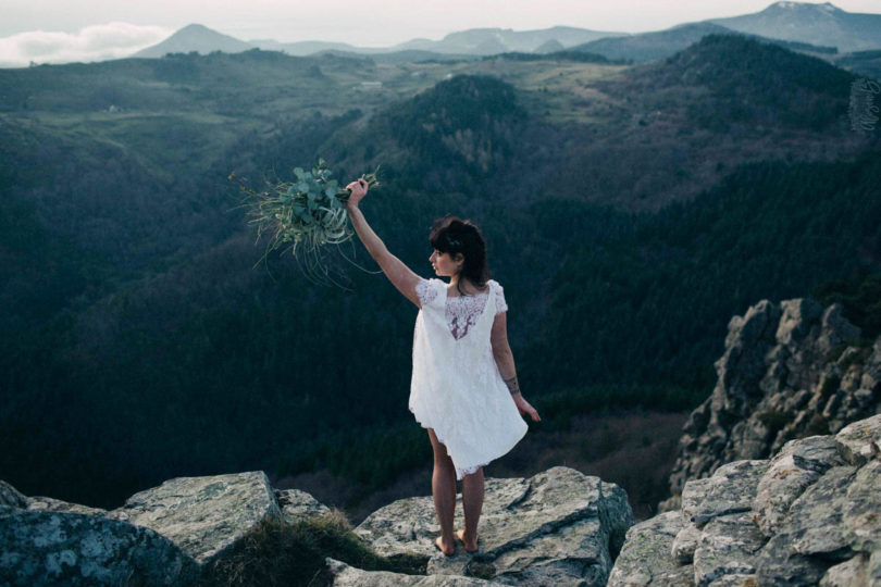 Robes de mariée maternité par Caroline Quesnel - A découvrir sur le blog mariage www.lamarieeauxpiedsnus.com - Photos : Alison Bounce