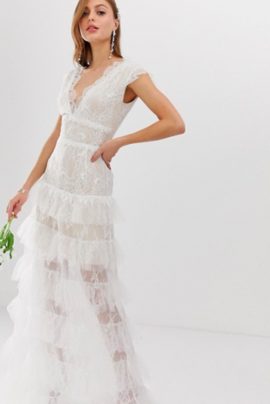 14 robes de mariée petit budget à moins de 500 euros - A découvrir sur le blog mariage La mariée aux pieds nus