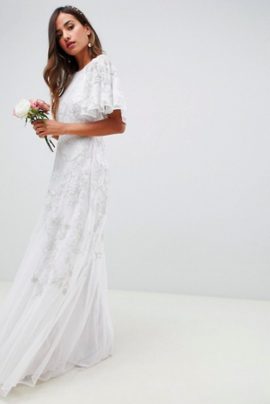 14 robes de mariée petit budget à moins de 500 euros - A découvrir sur le blog mariage La mariée aux pieds nus