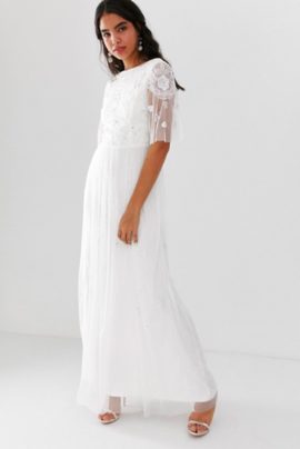 14 robes de mariée petit budget à moins de 500 euros - A découvrir sur le blog mariage La mariée aux pieds nus