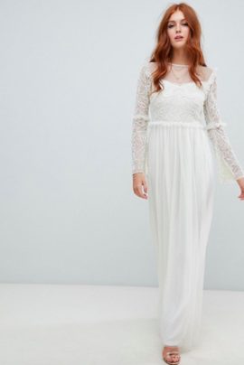 14 robes de mariée petit budget à moins de 500 euros - A découvrir sur le blog mariage La mariée aux pieds nus