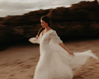 Joana Montez - Robes de mariée - Collection 2021 - Photos : Sandie Boloto - Blog mariage : La mariée aux pieds nus