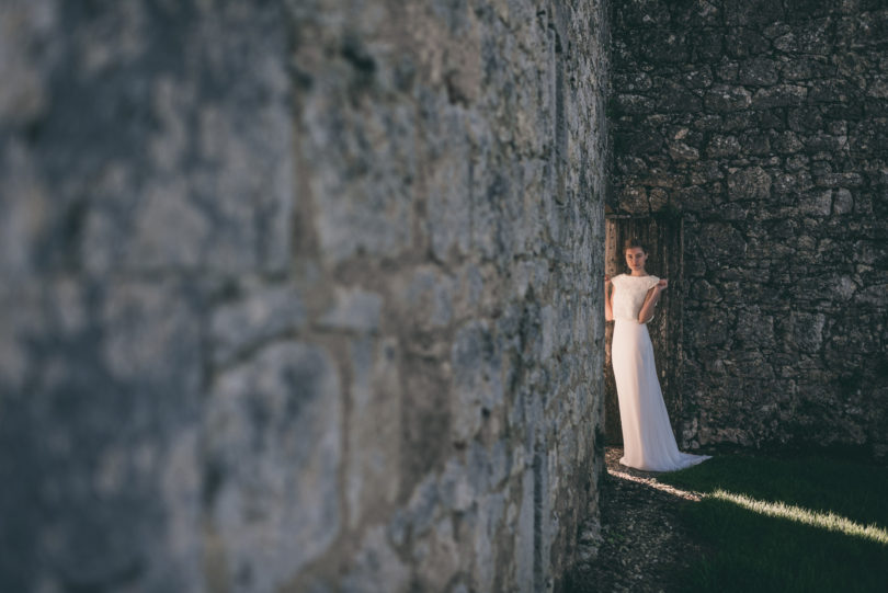 Marion Kenezi - Robes de mariée - Collection 2017 - Photos : Julien Navarre - A découvrir sur le blog mariage www.lamarieeauxpiedsnus.com