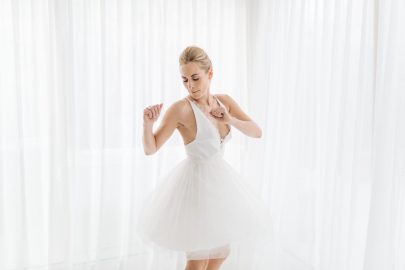 Atelier Swan - Robes de mariée - Collection mariage civil - 2018 - Blog mariage : La mariée aux pieds nus