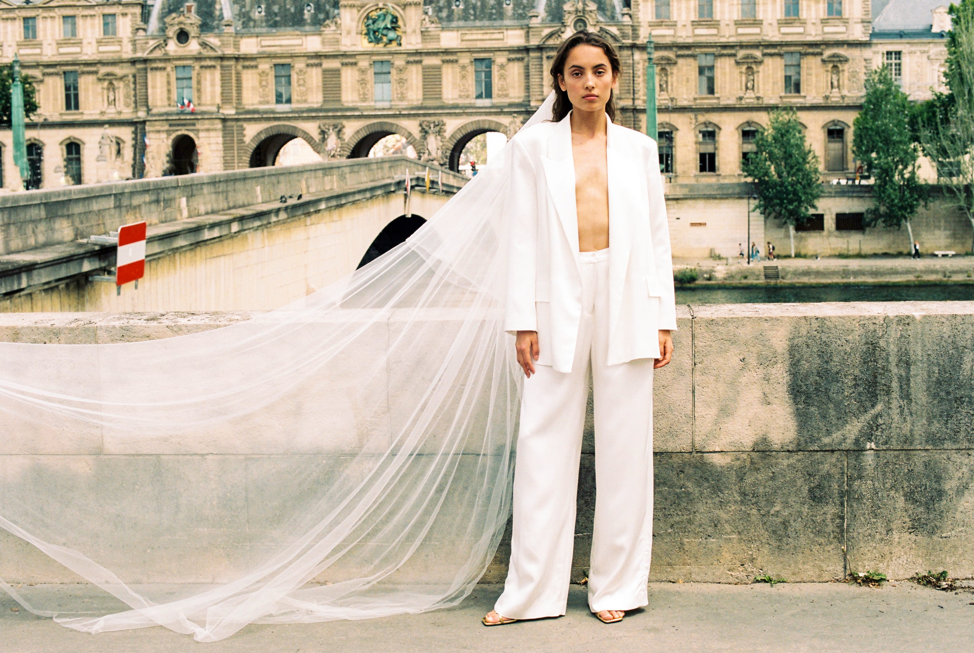 Donatelle Godart Robes de mariee Collection 2023 la mariee aux pieds nus