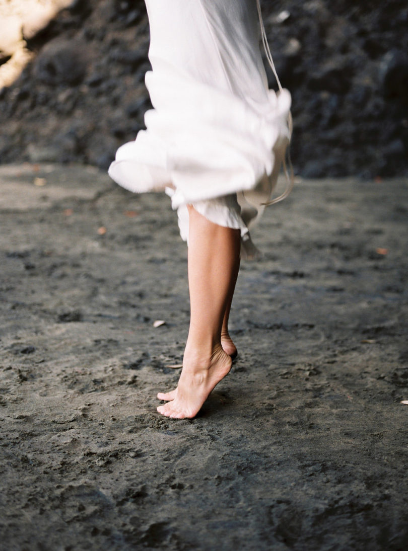 Une séance engagement sur les plages de Nouvelle Zélande - A découvrir sur le blog mariage www.lamarieeauxpiedsnus.com - Photos : Céline Chhuon