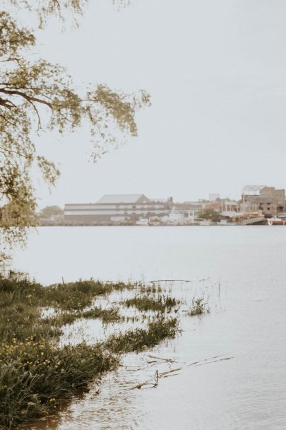 Une séance engagement à Nantes - A découvrir sur le blog mariage La mariée aux pieds nus - Photos : Flavie Nelly