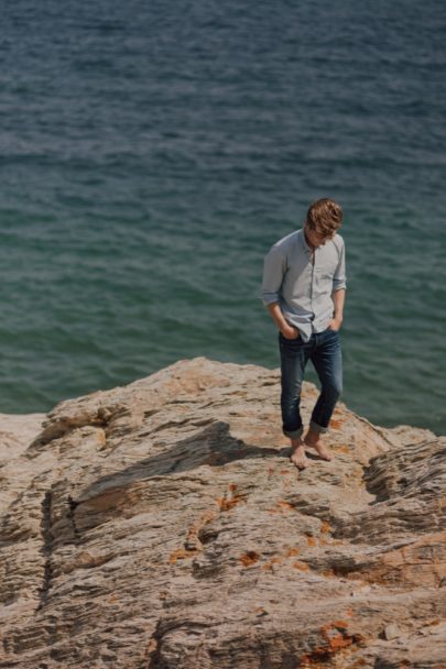 Une séance engagement à Porquerolles - La mariée aux pieds nus - Photos : Capyture