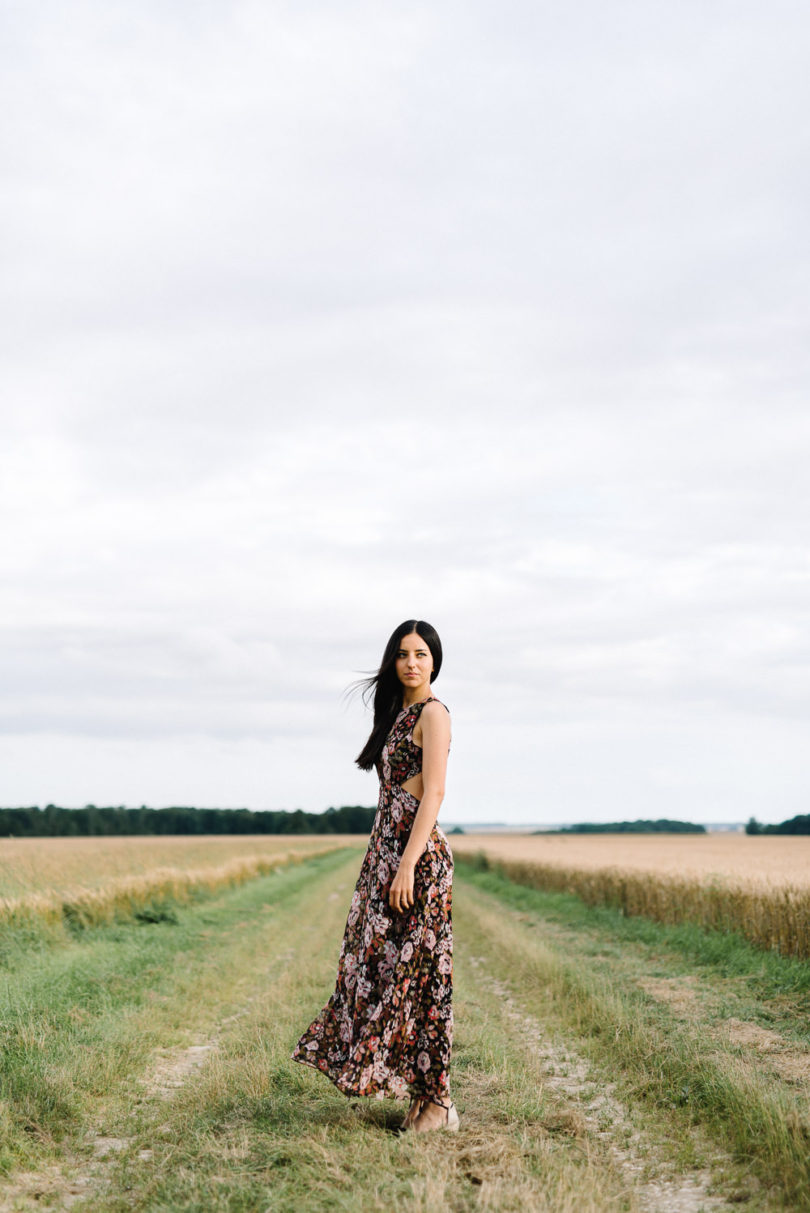 Une séance engagement à la campagne - A découvrir sur le blog mariage www.lamarieeauxpiedsnus.com - Photos : Willy Brousse