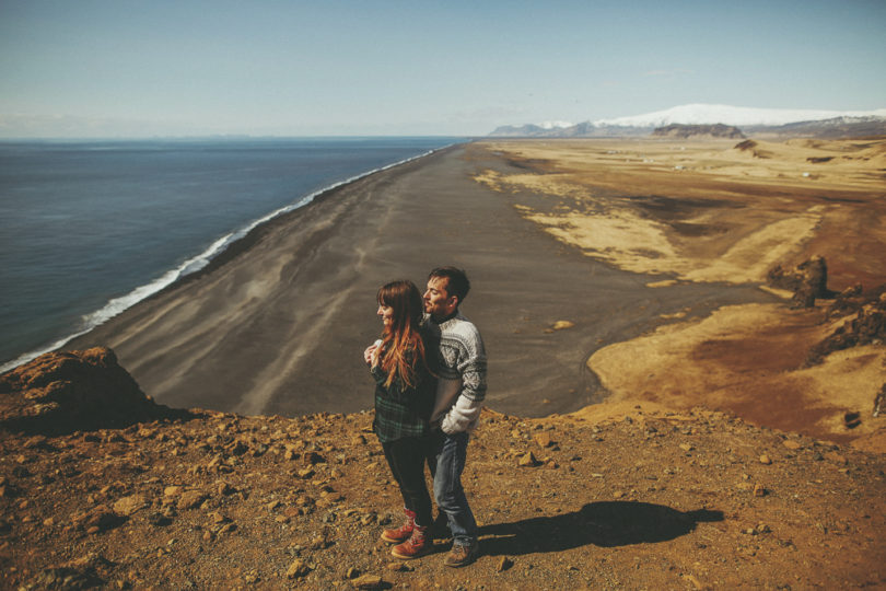 Une seance photo de couple en Islande à découvrir sur le blog mariage www.lamarieeauxpiedsnus.com - Photos : David Latour