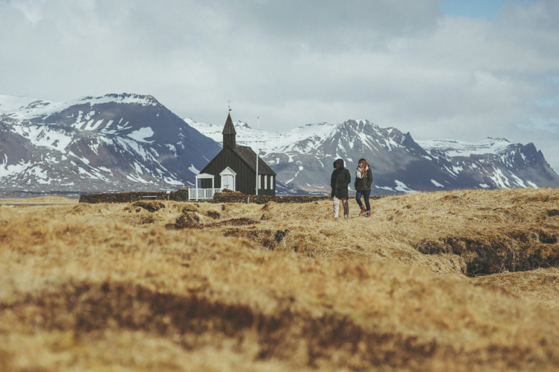 Une seance photo de couple en Islande à découvrir sur le blog mariage www.lamarieeauxpiedsnus.com - Photos : David Latour