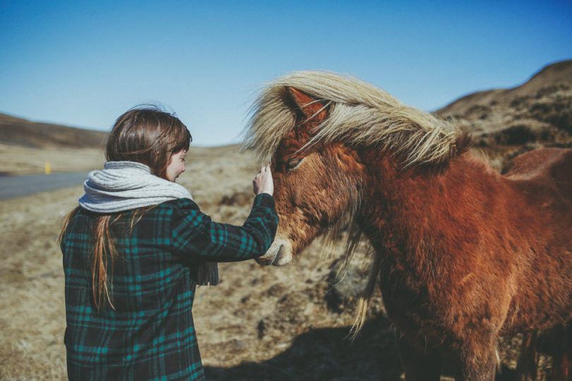 Une seance photo de couple en Islande à découvrir sur le blog mariage www.lamarieeauxpiedsnus.com - Photos : David Latour