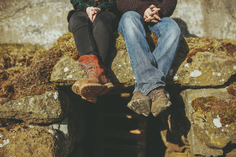 Une seance photo de couple en Islande à découvrir sur le blog mariage www.lamarieeauxpiedsnus.com - Photos : David Latour