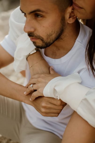 Une séance engagement dans les Calanques - Photos : Coralie Lescieux - Blog mariage : La mariée aux pieds nus