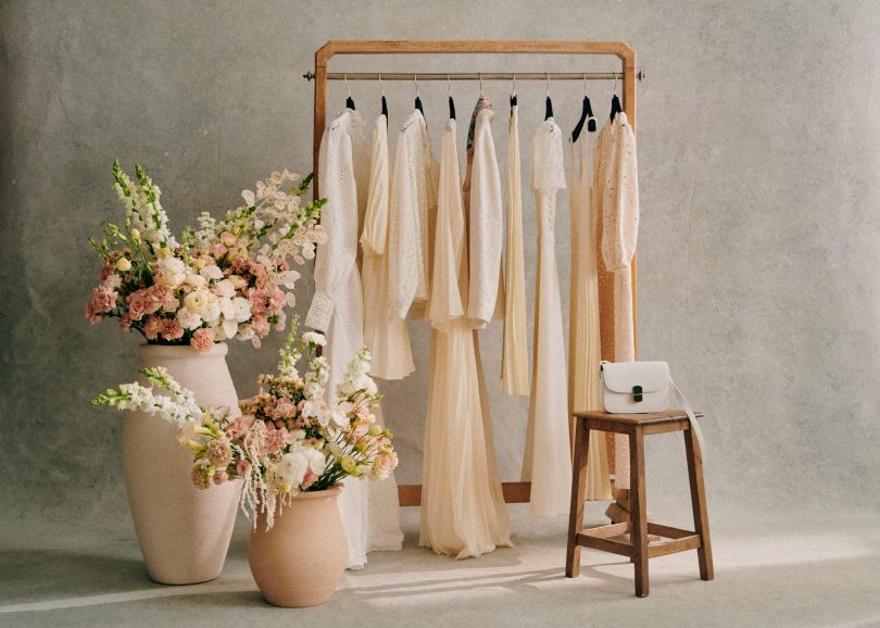 Sezane - Collection cérémonie de mariage - Blog mariage : La mariée aux pieds nus