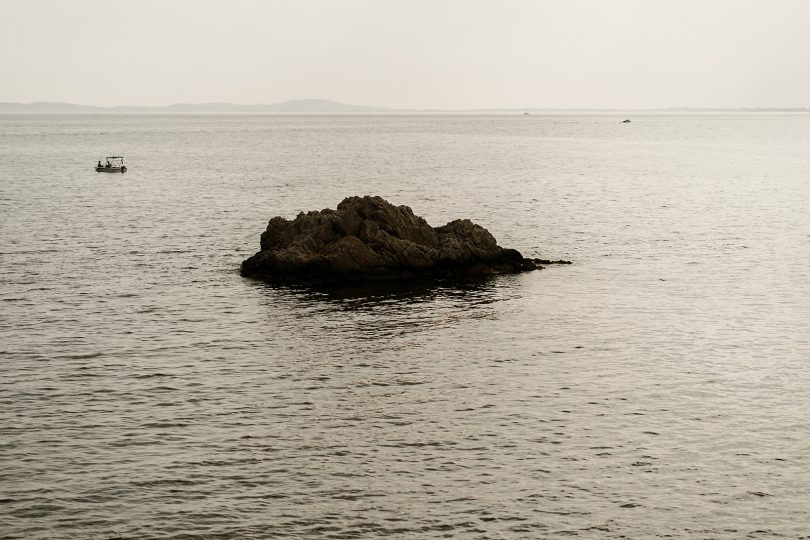 Un mariage sauvage au bord de l'eau - Sabri Aydi - La mariée aux pieds nus