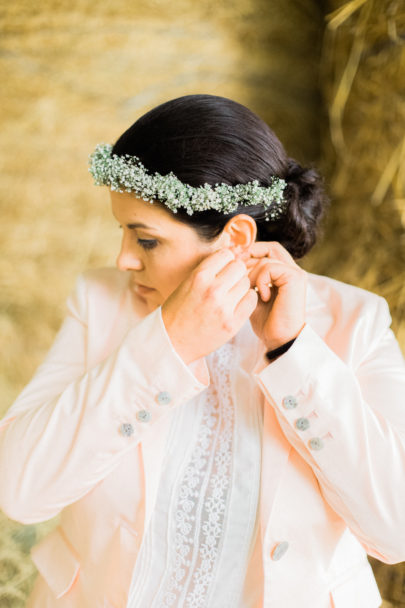 Sophie Delaveau - Un mariage champêtre en Normandie - La mariée aux pieds nus