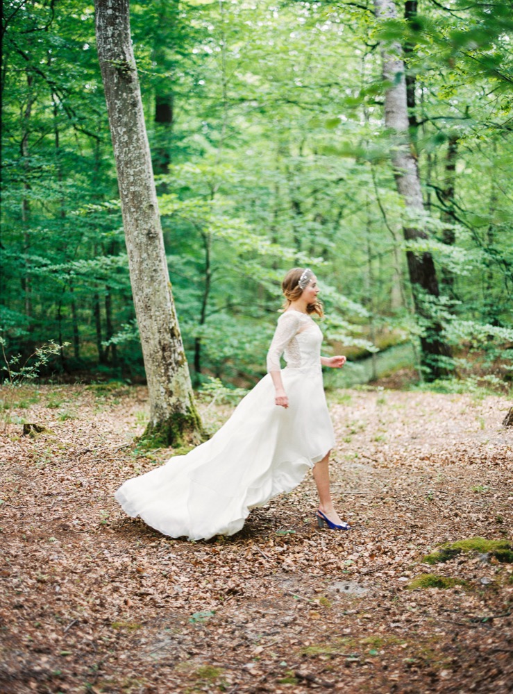 Blog mariage - La mariée aux pieds nus - Photo : L'artisan Photographe - Stéphanie Wolff - Robes de mariée - Robe California