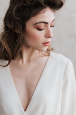 Un mariage épuré et minimaliste - Blog mariage : La mariée aux pieds nus - Photos : Chloé Lapeyssonnie